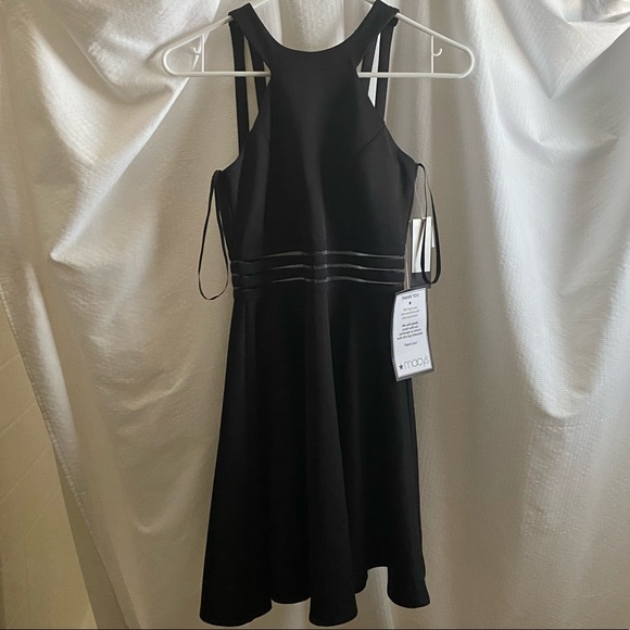 Beautiful Black Dress - Picture 1 of 2